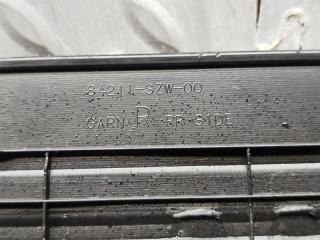 Накладка на порог правая задняя HONDA STEPWGN RK5 R20A 84211-SZW-00 5 ракурс