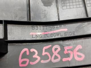 Накладка на порог правая передняя HONDA STEPWGN RK5 R20A 83111-SZW 3 ракурс