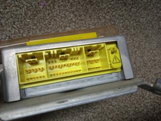 Блок управления airbag SUBARU FORESTER SF5, SF9 EJ205 98221FC120 3 ракурс