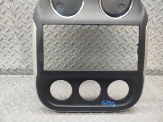 Консоль магнитофона JEEP COMPASS MK49 ED3 5LN431X9AB 3 ракурс Консоль магнитофона JEEP COMPASS MK49 ED3 5LN431X9AB 3 ракурс