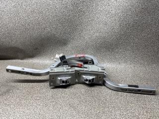 Петля крышки багажника задняя LEXUS LS460 USF40 1UR-FSE 2 ракурс
