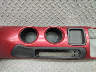 Бардачок между сиденьями NISSAN JUKE NF15 MR16DDT P13441B48000 3 ракурс Бардачок между сиденьями NISSAN JUKE NF15 MR16DDT P13441B48000 3 ракурс
