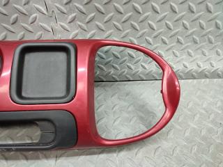 Бардачок между сиденьями NISSAN JUKE NF15 MR16DDT P13441B48000 5 ракурс Бардачок между сиденьями NISSAN JUKE NF15 MR16DDT P13441B48000 5 ракурс