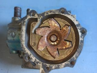 Помпа SUBARU FORESTER SG5 EJ205 3 ракурс