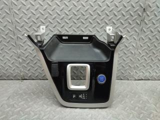 Консоль кпп NISSAN SERENA HC27 HR12DE 68270 5TA5A 1 ракурс Консоль кпп NISSAN SERENA HC27 HR12DE 68270 5TA5A 1 ракурс