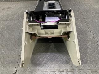 Бардачок между сиденьями MAZDA ATENZA GG3P L3 GJ6A64361 5 ракурс