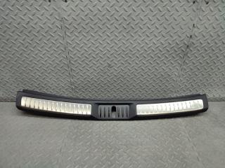 Запчасть накладка замка багажника TOYOTA AVENSIS 2011
