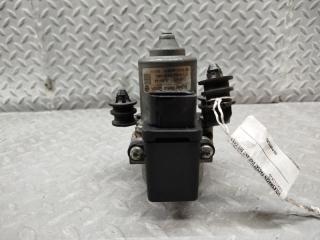 Вакуумный насос тормозной системы VOLKSWAGEN PASSAT VARIANT 365 CAXA 1J06121810 2 ракурс