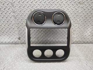 Консоль магнитофона JEEP COMPASS MK49 ED3 1401321X9AB 1 ракурс Консоль магнитофона JEEP COMPASS MK49 ED3 1401321X9AB 1 ракурс