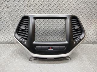 Консоль магнитофона JEEP CHEROKEE KL EHB P68155815AB 1 ракурс Консоль магнитофона JEEP CHEROKEE KL EHB P68155815AB 1 ракурс