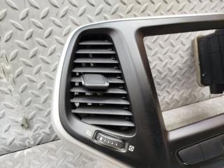 Консоль магнитофона JEEP CHEROKEE KL EHB P68155815AB 2 ракурс Консоль магнитофона JEEP CHEROKEE KL EHB P68155815AB 2 ракурс