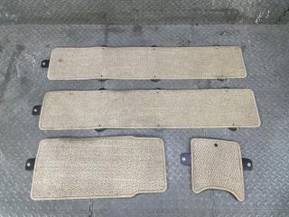 Коврики комплект NISSAN SERENA TC24 QR20DE 3 ракурс