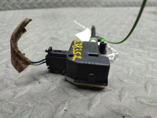 Замок лючка бензобака VOLVO XC70 BZ90 B6304T4 861131-36 3 ракурс