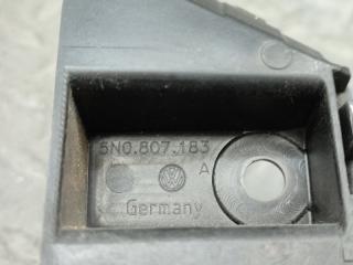 Крепеж бампера левый передний VOLKSWAGEN TIGUAN 5N CAW 5N0807183 4 ракурс