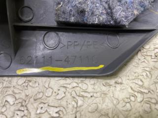 Пластик салона правый передний TOYOTA PRIUS ALPHA ZVW41 2ZR-FXE 62111-47110 4 ракурс