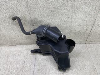 Корпус воздушного фильтра TOYOTA PRIUS ALPHA ZVW41 2ZR-FXE 17701-37170 2 ракурс Корпус воздушного фильтра TOYOTA PRIUS ALPHA ZVW41 2ZR-FXE 17701-37170 2 ракурс