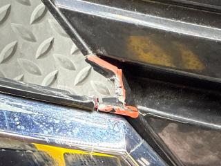 Решетка радиатора NISSAN SERENA GFC27 MR20DD 623105TF0A 3 ракурс