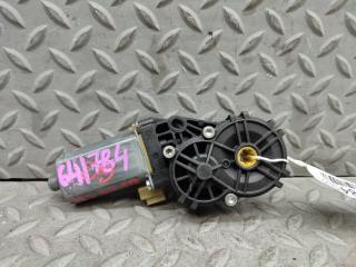 Запчасть мотор привода сиденья передний правый INFINITI QX56 2004