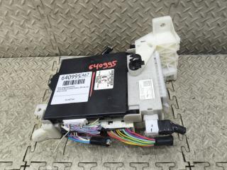 Блок предохранителей TOYOTA PRIUS ALPHA ZVW41 2ZR-FXE 89221-47210 2 ракурс