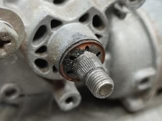 Мотор дворников SUZUKI ALTO HA24S 38110-72J00 2 ракурс
