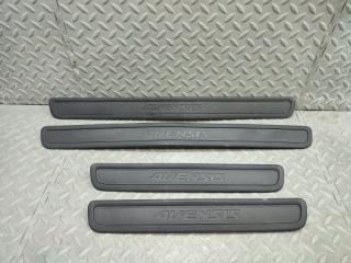 Запчасть накладка на порог TOYOTA AVENSIS 2011