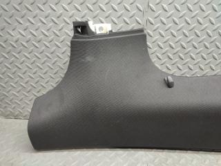 Накладка на стойку кузова правая задняя AUDI TT 8J 8J8867288 2 ракурс Накладка на стойку кузова правая задняя AUDI TT 8J 8J8867288 2 ракурс