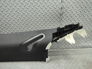 Накладка на стойку кузова правая задняя AUDI TT 8J 8J8867288 3 ракурс Накладка на стойку кузова правая задняя AUDI TT 8J 8J8867288 3 ракурс