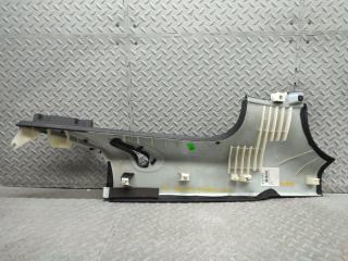 Накладка на стойку кузова правая задняя AUDI TT 8J 8J8867288 4 ракурс Накладка на стойку кузова правая задняя AUDI TT 8J 8J8867288 4 ракурс