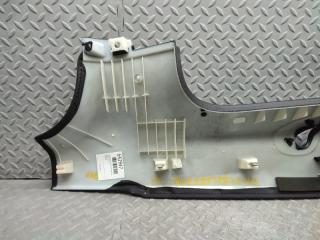 Накладка на стойку кузова левая задняя AUDI TT 8J 8J8867287 5 ракурс Накладка на стойку кузова левая задняя AUDI TT 8J 8J8867287 5 ракурс