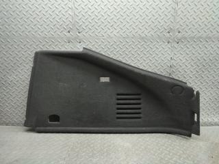 Обшивка багажника правая задняя AUDI TT 8J 8J8863880 1 ракурс Обшивка багажника правая задняя AUDI TT 8J 8J8863880 1 ракурс