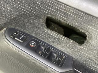 Обшивка дверей HONDA CR-V RD7 K24A VTEC 83500-S9A-J010-22 4 ракурс