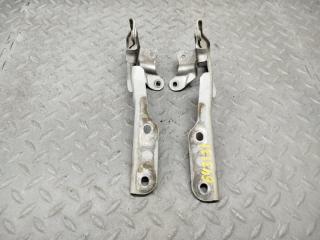 Петля капота SUZUKI WAGON R MH23S 1 ракурс