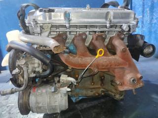 Двигатель NISSAN LARGO W30 KA24DE 066011U 4 ракурс