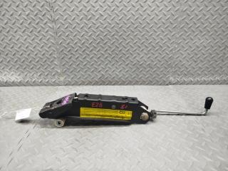 Домкрат AUDI TT 8J BWA 1010KG 1 ракурс