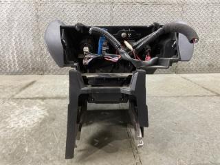 Бардачок между сиденьями NISSAN LEAF ZE1 EM57 969935SJ0A 5 ракурс Бардачок между сиденьями NISSAN LEAF ZE1 EM57 969935SJ0A 5 ракурс