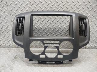 Запчасть консоль магнитофона MITSUBISHI DELICA 2018