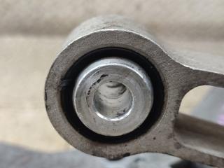 Подушка двигателя задняя LAND ROVER FREELANDER L359 B6324S 3 ракурс Подушка двигателя задняя LAND ROVER FREELANDER L359 B6324S 3 ракурс