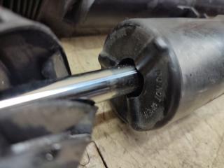 Амортизатор задний HONDA ODYSSEY RC1 K24W VTEC 52610-T6A-T010-M1 3 ракурс