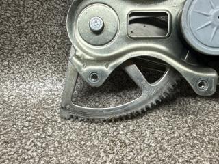 Стеклоподъемник левый задний LEXUS LS460 USF40 1UR-FSE 4 ракурс