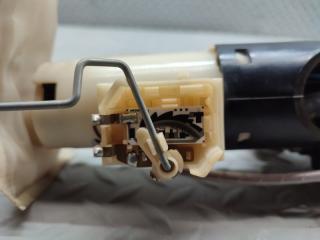Топливный насос HONDA THAT'S JD2 E07Z 3 ракурс Топливный насос HONDA THAT'S JD2 E07Z 3 ракурс