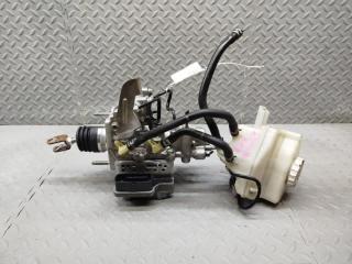 Главный тормозной цилиндр TOYOTA PRIUS ZVW30 2ZR-FXE 47210-47290 1 ракурс