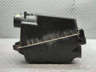 Корпус воздушного фильтра TOYOTA ISIS ZGM10 17705-37150 4 ракурс Корпус воздушного фильтра TOYOTA ISIS ZGM10 17705-37150 4 ракурс