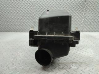 Корпус воздушного фильтра TOYOTA ISIS ZGM10 17705-37150 5 ракурс Корпус воздушного фильтра TOYOTA ISIS ZGM10 17705-37150 5 ракурс