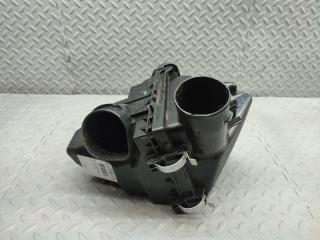 Корпус воздушного фильтра TOYOTA YARIS MXPH10 M15A-FXE 1 ракурс Корпус воздушного фильтра TOYOTA YARIS MXPH10 M15A-FXE 1 ракурс