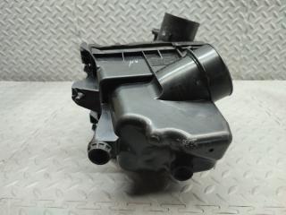 Корпус воздушного фильтра TOYOTA YARIS MXPH10 M15A-FXE 2 ракурс Корпус воздушного фильтра TOYOTA YARIS MXPH10 M15A-FXE 2 ракурс