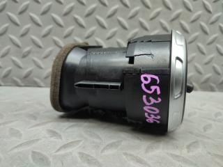 Дуйки правые передние AUDI TT 8J BWA 8J0820901 3 ракурс