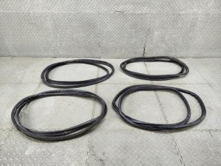Уплотнение дверное NISSAN SKYLINE ZV37 M274DE20AL(274.930) 1 ракурс