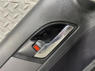 Обшивка дверей левая задняя HONDA CR-V RE3 K24A VTEC 83750-SWA7-A010-22 4 ракурс