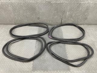 Уплотнение дверное PORSCHE CAYENNE 9PA, 957 M55.01 7L0867367G, 7L867365G 1 ракурс