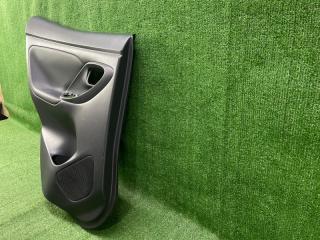 Обшивка дверей левая задняя TOYOTA YARIS CROSS MXPJ10 M15A-FXE 67614-X1V32 3 ракурс